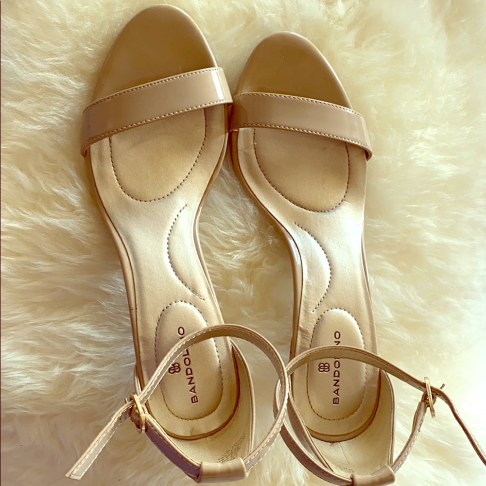 Used bandolino madia ankle strap nude sandals